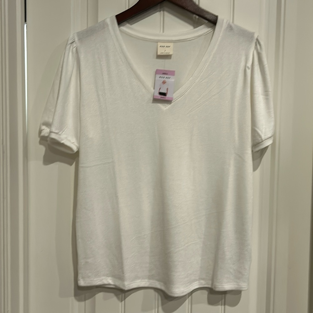 White short sleeve top